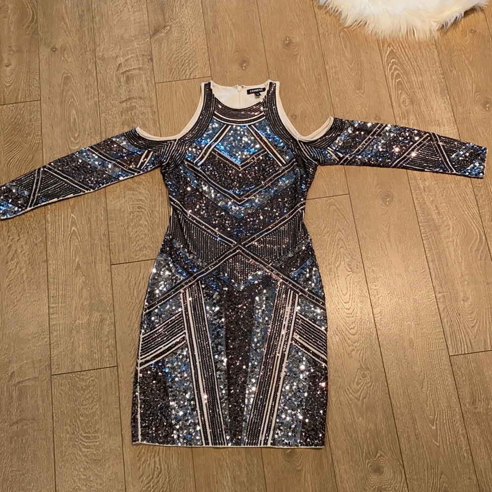 Express Sequin Shoulder Cutout Dress (XS)